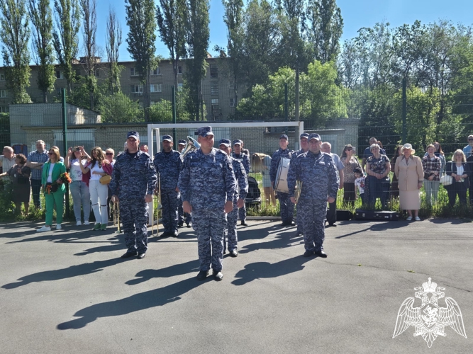 Росгвардейцы приняли участие в торжественной церемонии «Прощания с кадетским знаменем»