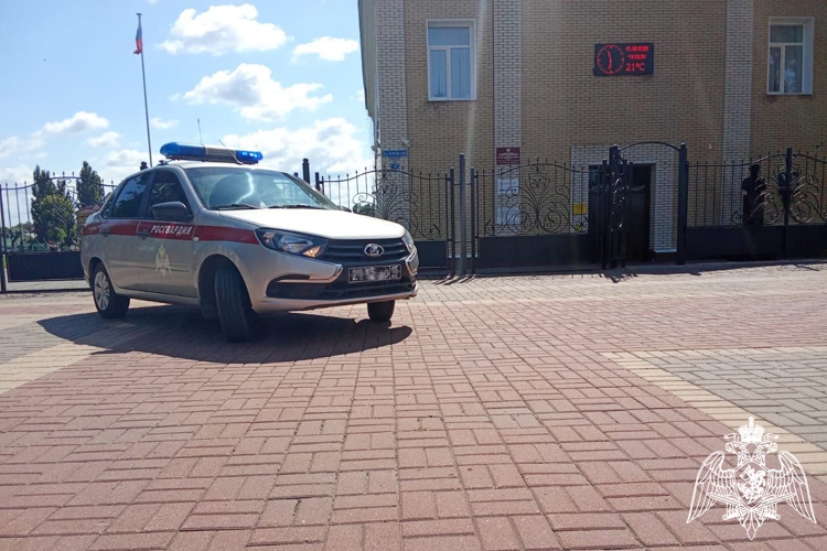 Росгвардия проводит учения на объектах образования Липецкой области