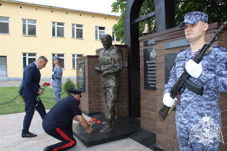 Герой России Андрей Фроленков встретился с росгвардейцами в Липецке