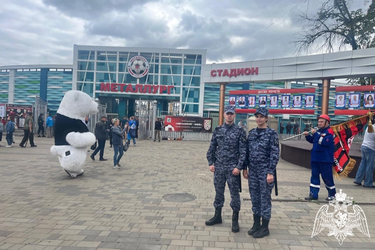 В Липецке Росгвардия обеспечила правопорядок во время футбольного матча