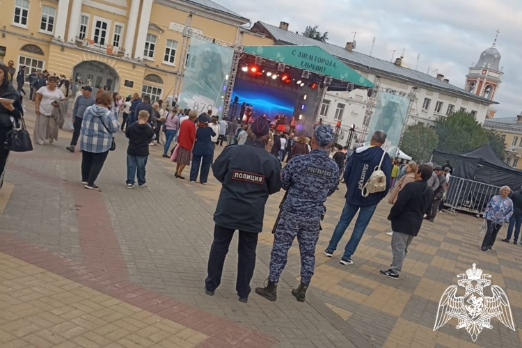 В Ельце Росгвардия обеспечила безопасность граждан при праздновании Дня города