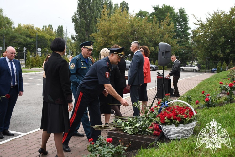 В Липецке начальник Управления Росгвардии принял участие в открытии мемориала судьям-фронтовикам