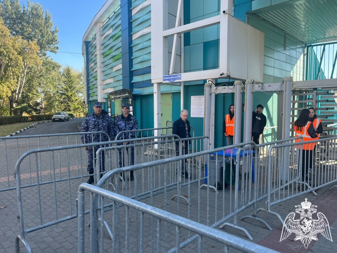 Росгвардия обеспечила правопорядок в период проведения матча второй лиги в Липецке