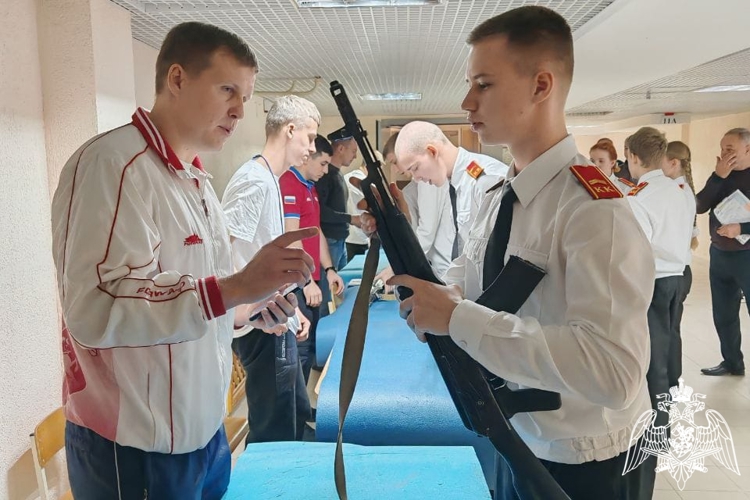 Росгвардейцы выступили судьями на военно-спортивной игре «Орлёнок»
