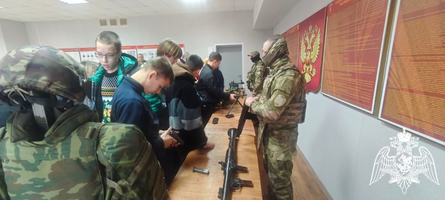 Школьники посетили базу ОМОН «Легион» Росгвардии