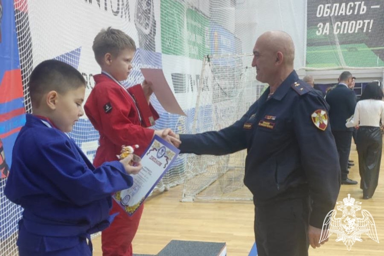 Представитель Росгвардии принял участие в открытии чемпионата по универсальному бою в Липецке