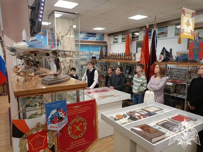 В Липецке росгвардейцы организовали экскурсию для детей в музей авиацентра имени В.П. Чкалова