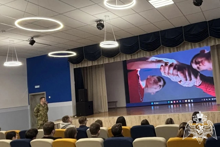 Представитель Росгвардии провел профориентационную встречу со старшеклассниками Липецкой области