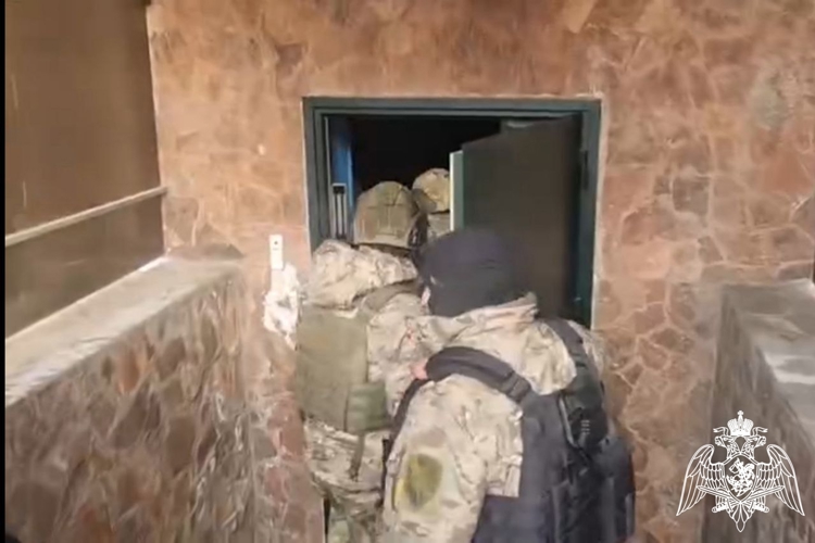 При силовой поддержке спецназа Росгвардии задержаны подозреваемые в незаконной организации и проведении азартных игр в Липецке 