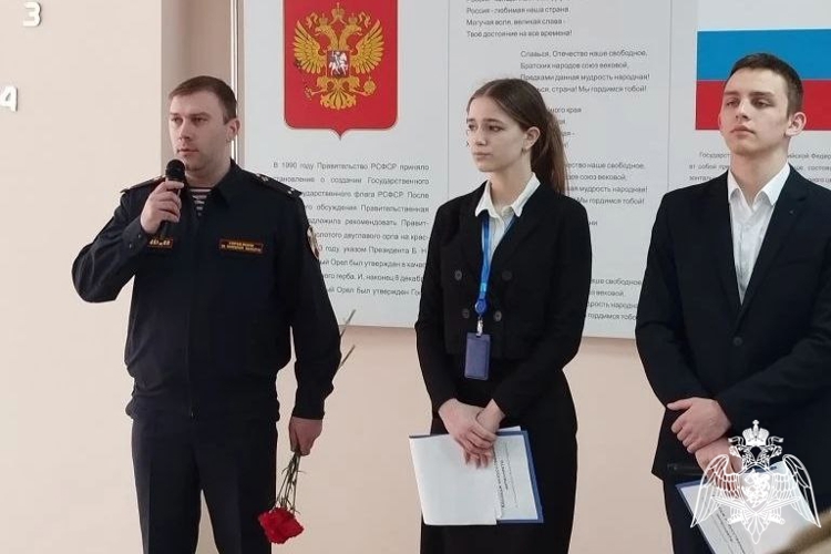 Память военнослужащего войск правопорядка младшего сержанта Александра Усачева почтили в Липецке