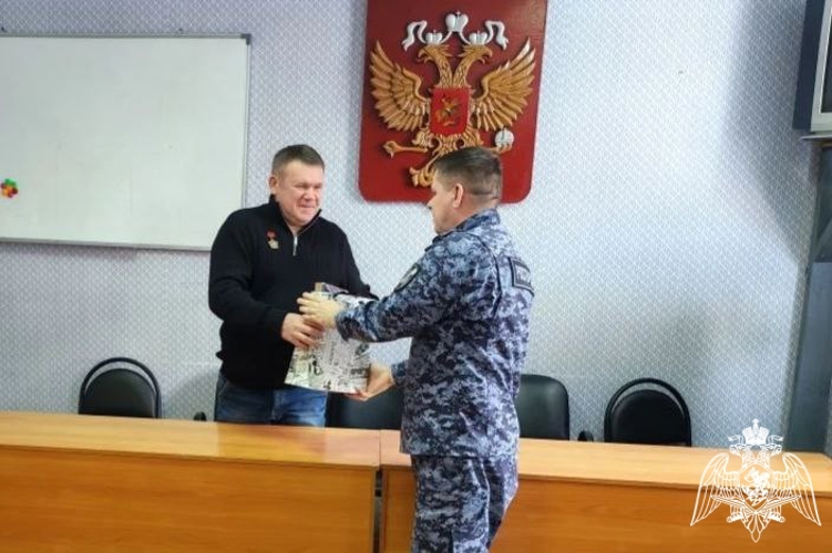 Росгвардейцы поздравили ветерана боевых действий в Афганистане