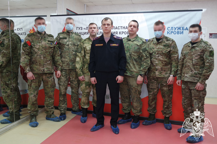 В Липецке росгвардейцы приняли участие в ежегодной ведомственной акции «От сердца к сердцу»