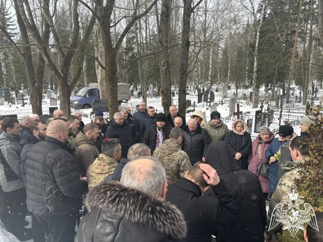 Сотрудники Росгвардии почтили память боевых товарищей