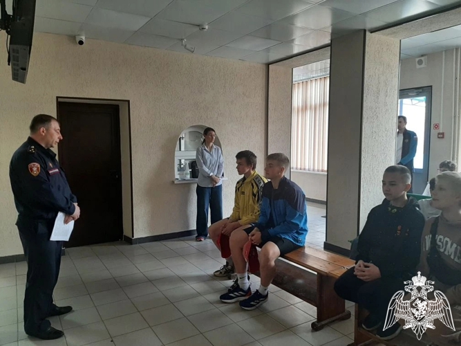 В Липецке росгвардейцы провели профилактическое мероприятие в спортивной школе 