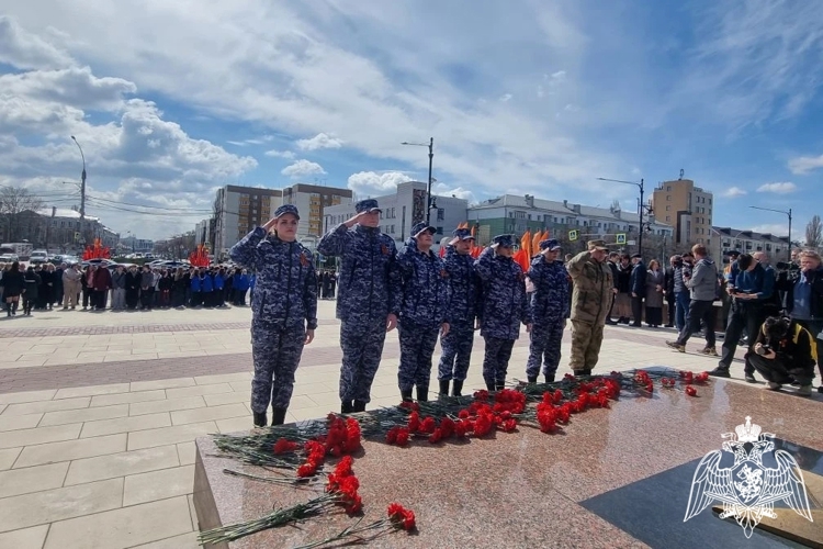 Росгвардия приняла участие в акции «Георгиевская ленточка» в Липецке