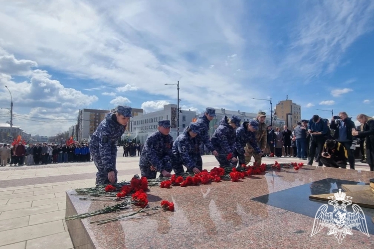 Росгвардия приняла участие в акции «Георгиевская ленточка» в Липецке