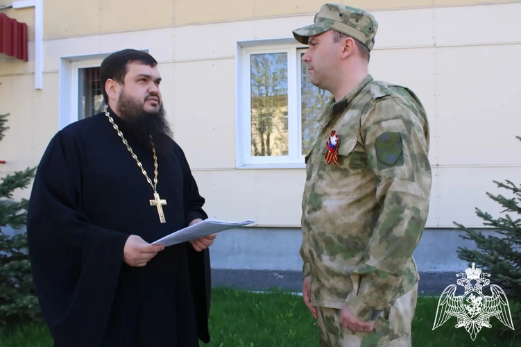 В Липецке  представитель духовенства провел просветительскую беседу с личным составом Росгвардии