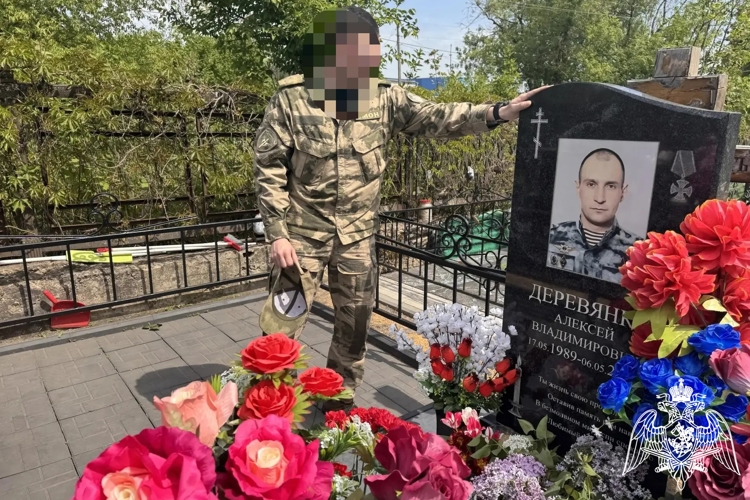 В Липецке росгвардейцы почтили память погибших при исполнении служебного долга бойцов ОМОН
