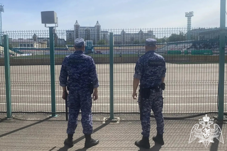 В Липецке росгвардейцы обеспечили охрану общественного порядка и общественную безопасность во время проведения футбольного матча