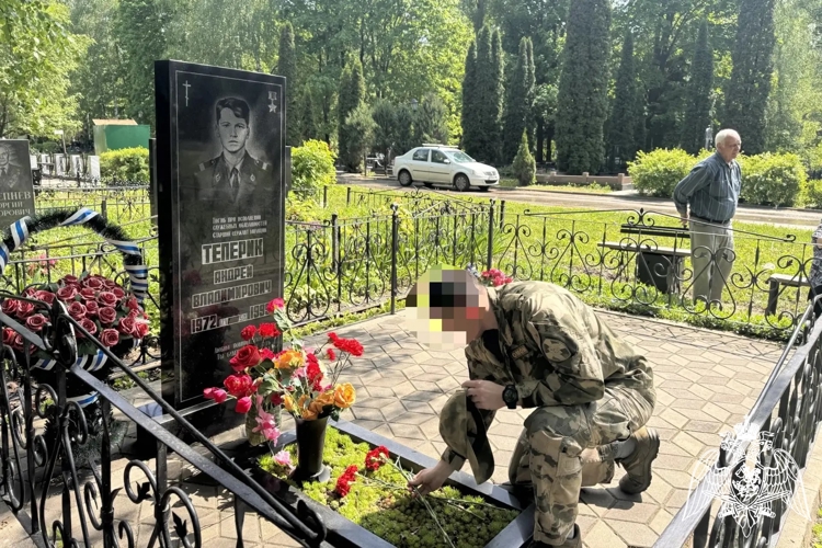 В Липецке росгвардейцы почтили память погибших при исполнении служебного долга бойцов ОМОН