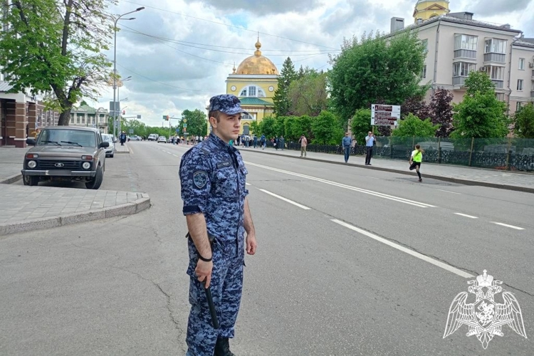 Росгвардия обеспечила правопорядок на легкоатлетической эстафете в Липецке