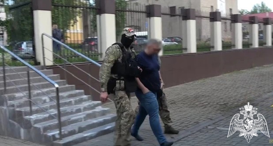В Липецке при силовой поддержке Росгвардии задержан подозреваемый в совершении махинаций на 103 млн рублей при исполнении контрактов