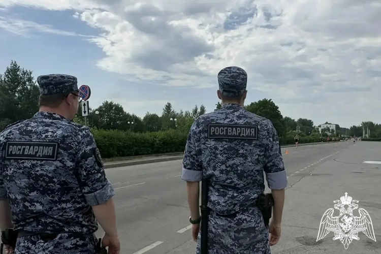 В Липецке росгвардейцы обеспечили охрану общественного порядка и безопасность проведения всероссийского полумарафона