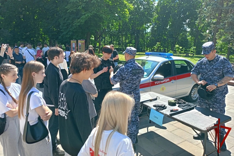 Росгвардейцы приняли участие в проведении квеста «Город безопасности» в Липецке