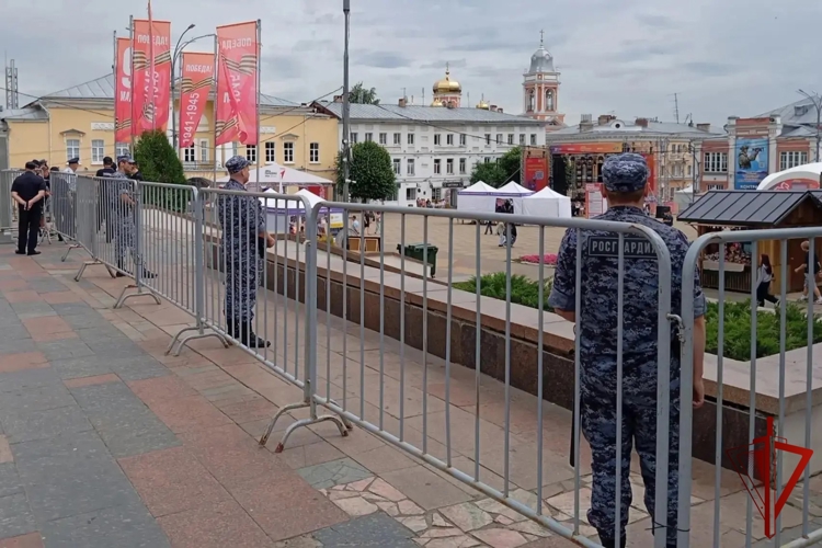Росгвардейцы обеспечили правопорядок на масштабном фестивале «День молодежи — 2026» в Ельце