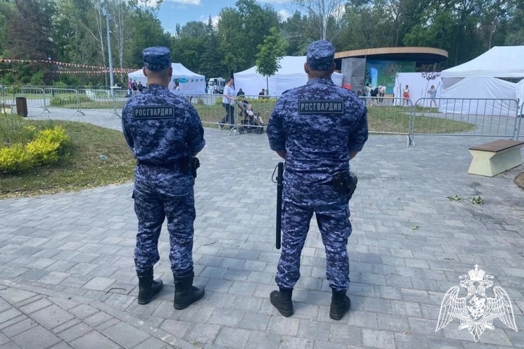 В Липецке сотрудники Росгвардии обеспечили безопасность при проведении масштабного легкоатлетического забега «Зеленый марафон»
