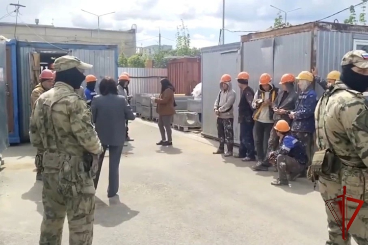 В Липецкой области во взаимодействии со спецподразделением Росгвардии проведена операция «Нелегал»