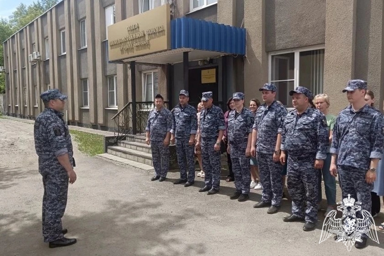 В Липецке росгвардейцы отработали  действия личного состава в случае возникновения пожароопасной ситуации в здании  	