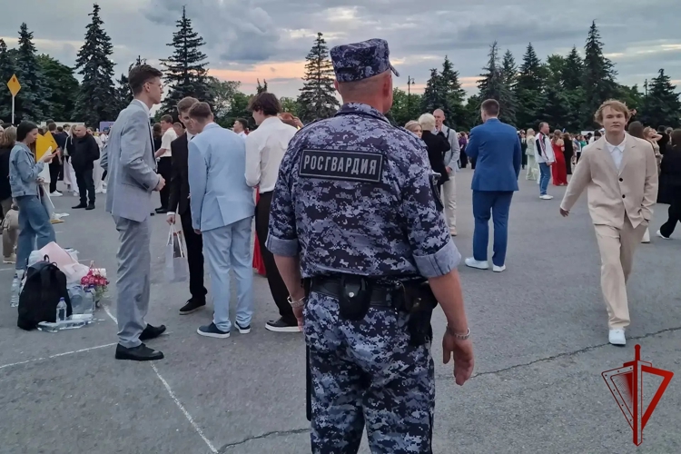 Росгвардия обеспечила правопорядок выпускных вечеров и Дня молодёжи в Липецкой области