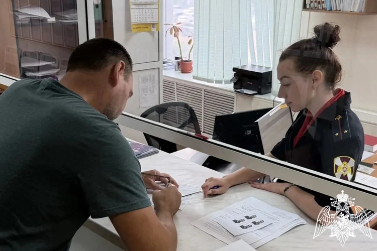 Более 2 тысяч 400 проверок соблюдения законодательства в сфере оборота оружия осуществили росгвардейцы в Липецкой области за 5 месяцев текущего года