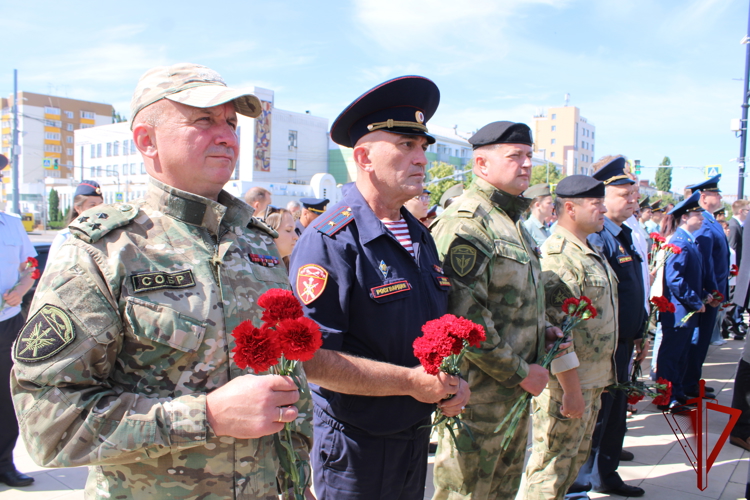 В Липецке росгвардейцы почтили память погибших в годы Великой Отечественной войны