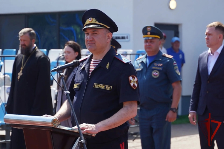В Липецке семья росгвардейцев стала серебряным призером в соревнованиях «Папа, мама, я – спортивная семья» (ВИДЕО)