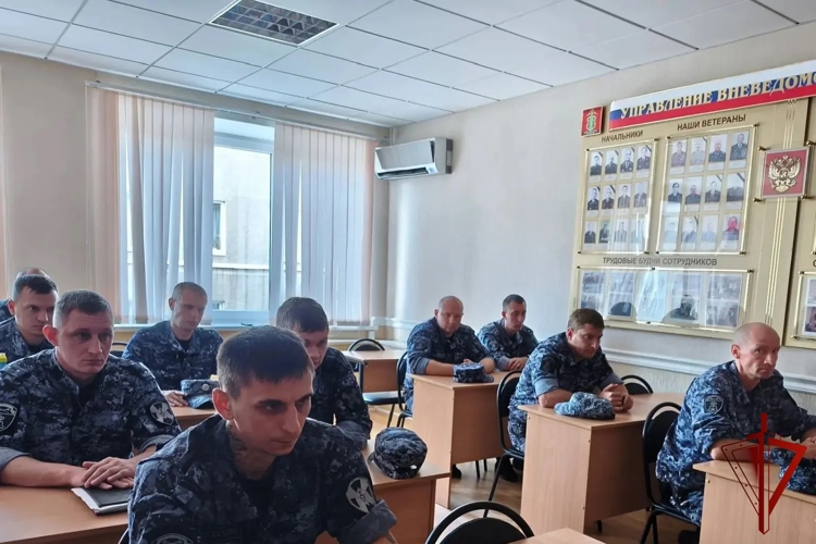 В Липецке росгвардейцы провели техническую конференцию по профилактике дорожно-транспортных происшествий