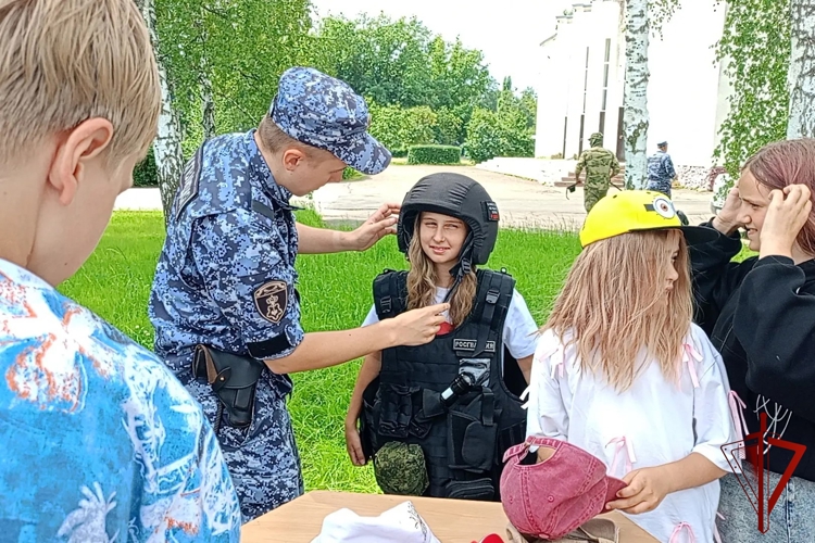 В Липецке прошла акция «Каникулы с Росгвардией» 