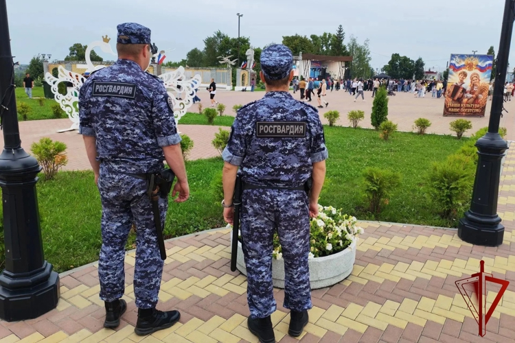 Росгвардейцы обеспечили безопасность во время празднования Дня города в Лебедяни