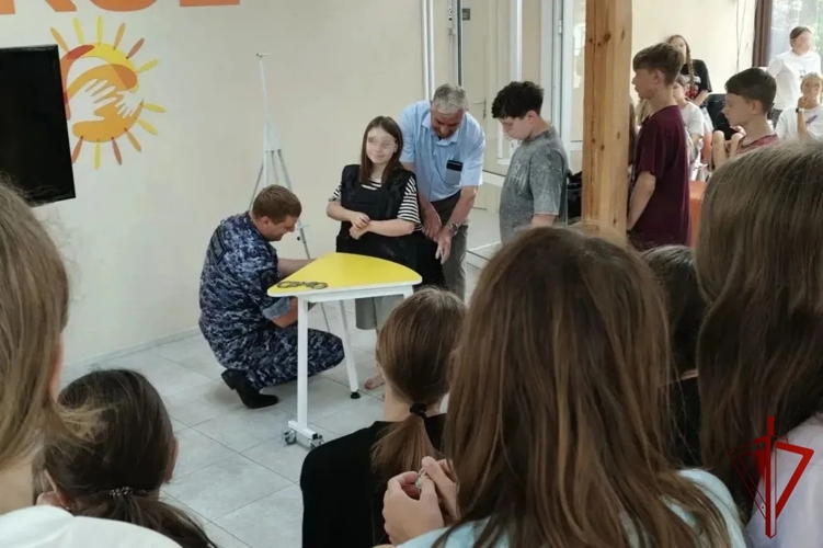 В лагерях Липецкой области сотрудники вневедомственной охраны провели акцию «Каникулы с Росгвардией»