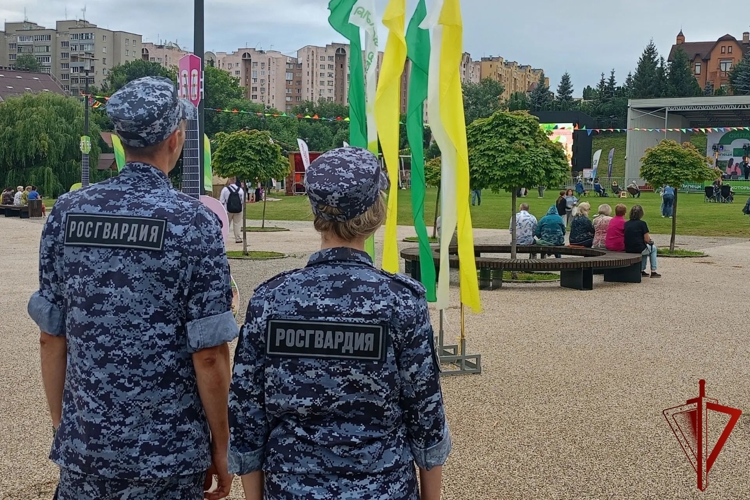 Росгвардия обеспечила безопасность во время фестиваля бардов в Липецке