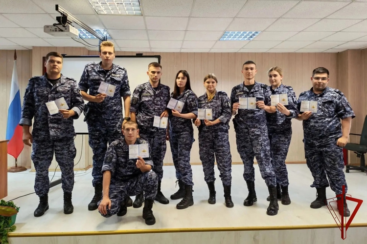 Сотрудники вневедомственной охраны завершили курс профессиональной подготовки