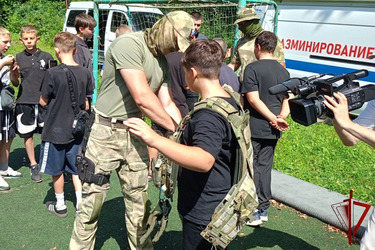 В Липецкой области продолжается акция «Каникулы с Росгвардией»