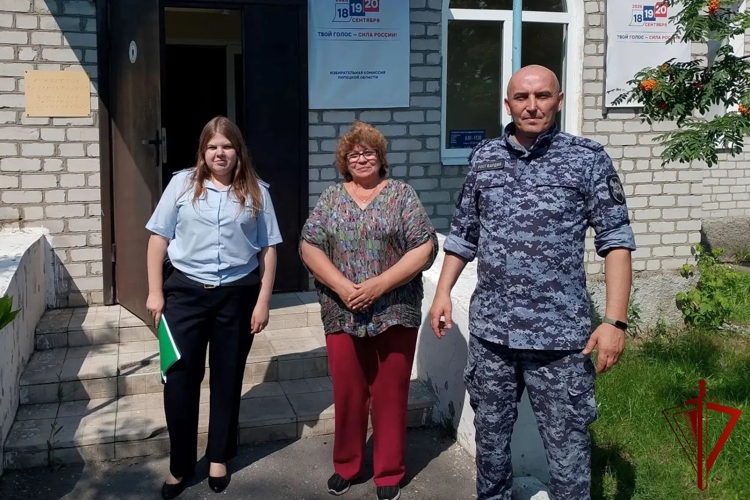 Росгвардия принимает участие в проверке готовности образовательных учреждений к новому учебному