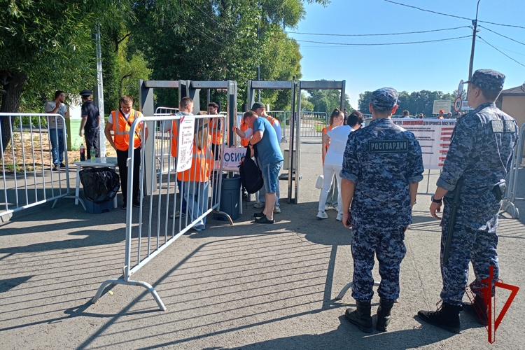 Росгвардия обеспечила охрану порядка во время проведения фестивалей в Липецке