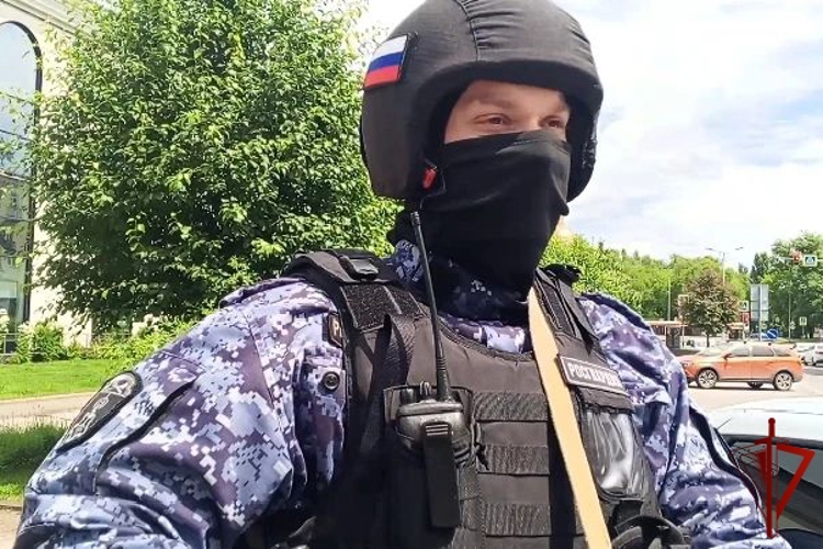 В Липецкой области росгвардейцы задержали подозреваемого в хищении из магазина