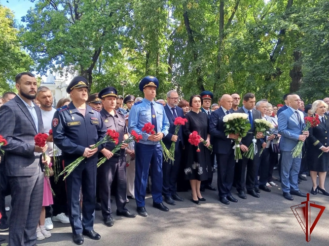 В Липецке росгвардейцы почтили память жертв терактов
