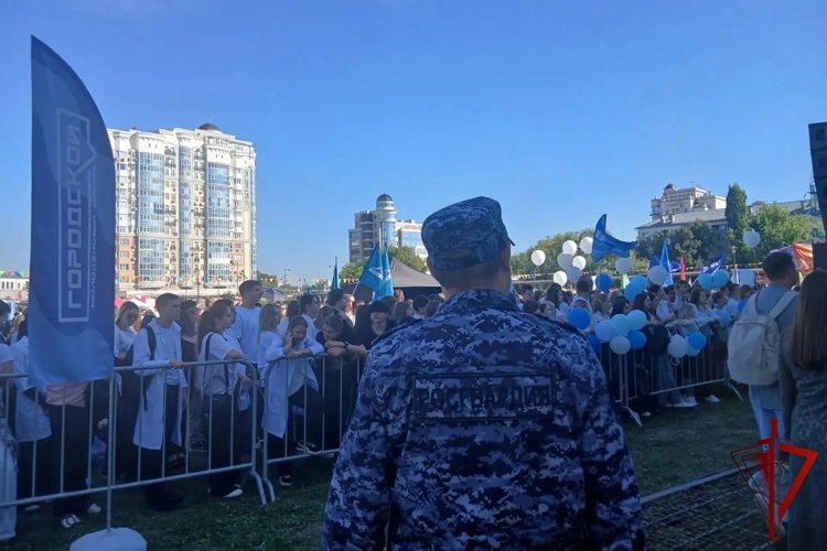 В Липецкой области росгвардейцы обеспечили общественную безопасность крупного студенческого мероприятия