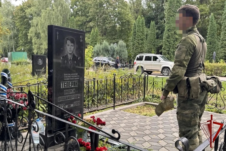 В Липецке личный состав ОМОН Росгвардии почтил память Героя России Андрея Теперика
