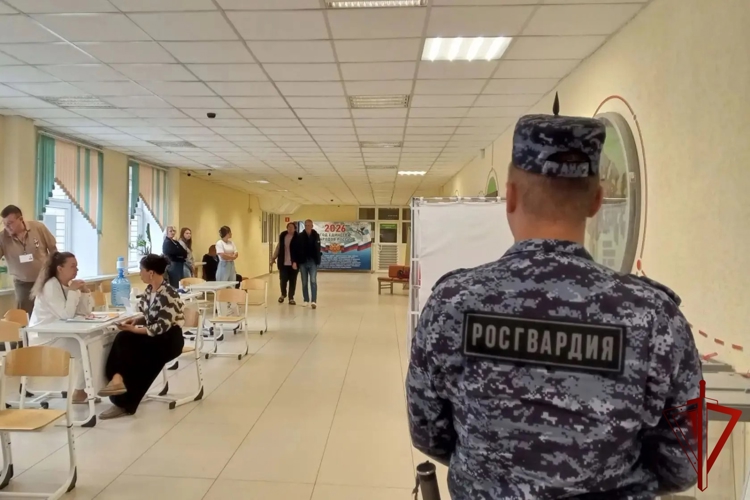 В Липецке росгвардейцы обеспечили правопорядок в Единый день голосования